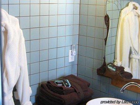 Plum Grove Inn Iowa City Bilik gambar